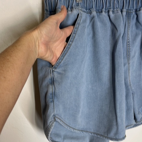 Shein denim shorts size 2XL in excellent condition - Picture 2 of 6
